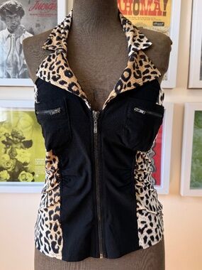 Y2K LEOPARD PRINT ZIP HALTER TOP – MCBLING STATEMENT PIECE